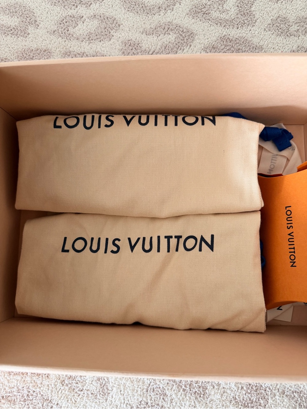 BRAND NEW Louis Vuitton White Leather Monogram Sneakers - Picture 6 of 7